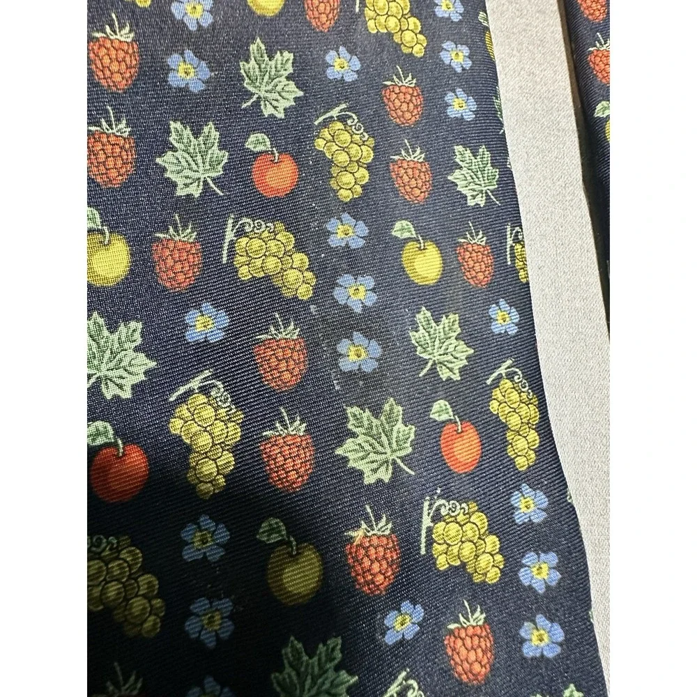 VTG Beaufort The Rack Silk Navy‎ Blue Fruit Neck Tie